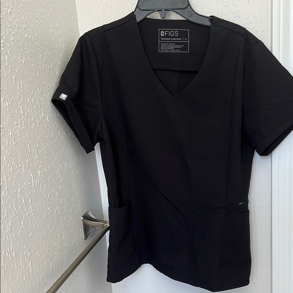 FIGS Black Scrub Top EUC
